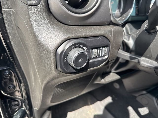 Used 2022 Jeep Wrangler Sport AWD/4WD image 18