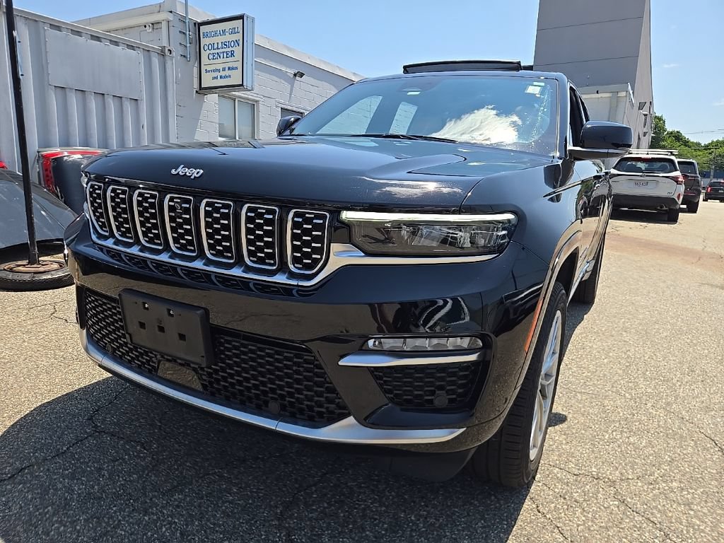 Certified 2023 Jeep Grand Cherokee Summit AWD/4WD image 3