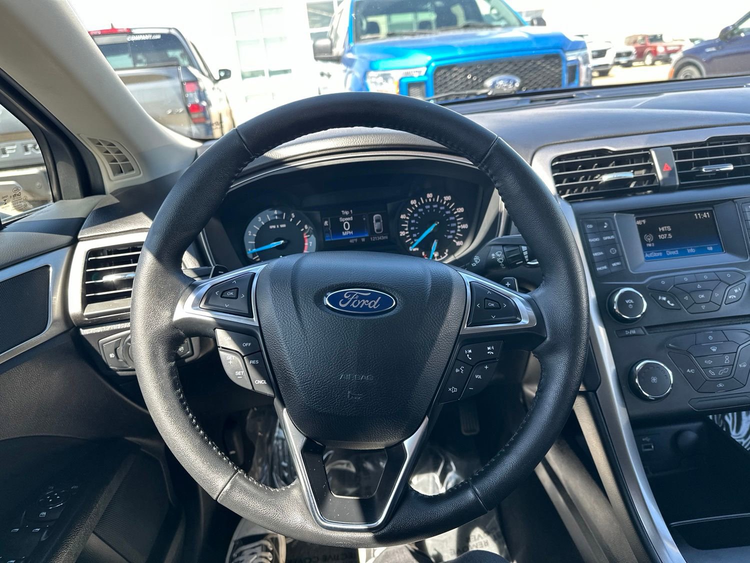 Used 2017 Ford Fusion SE w/ Equipment Group 201A AWD/4WD image 39