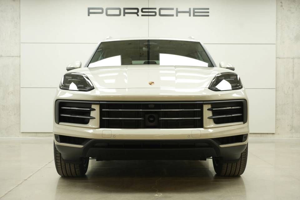 New 2026 Porsche Cayenne image 11