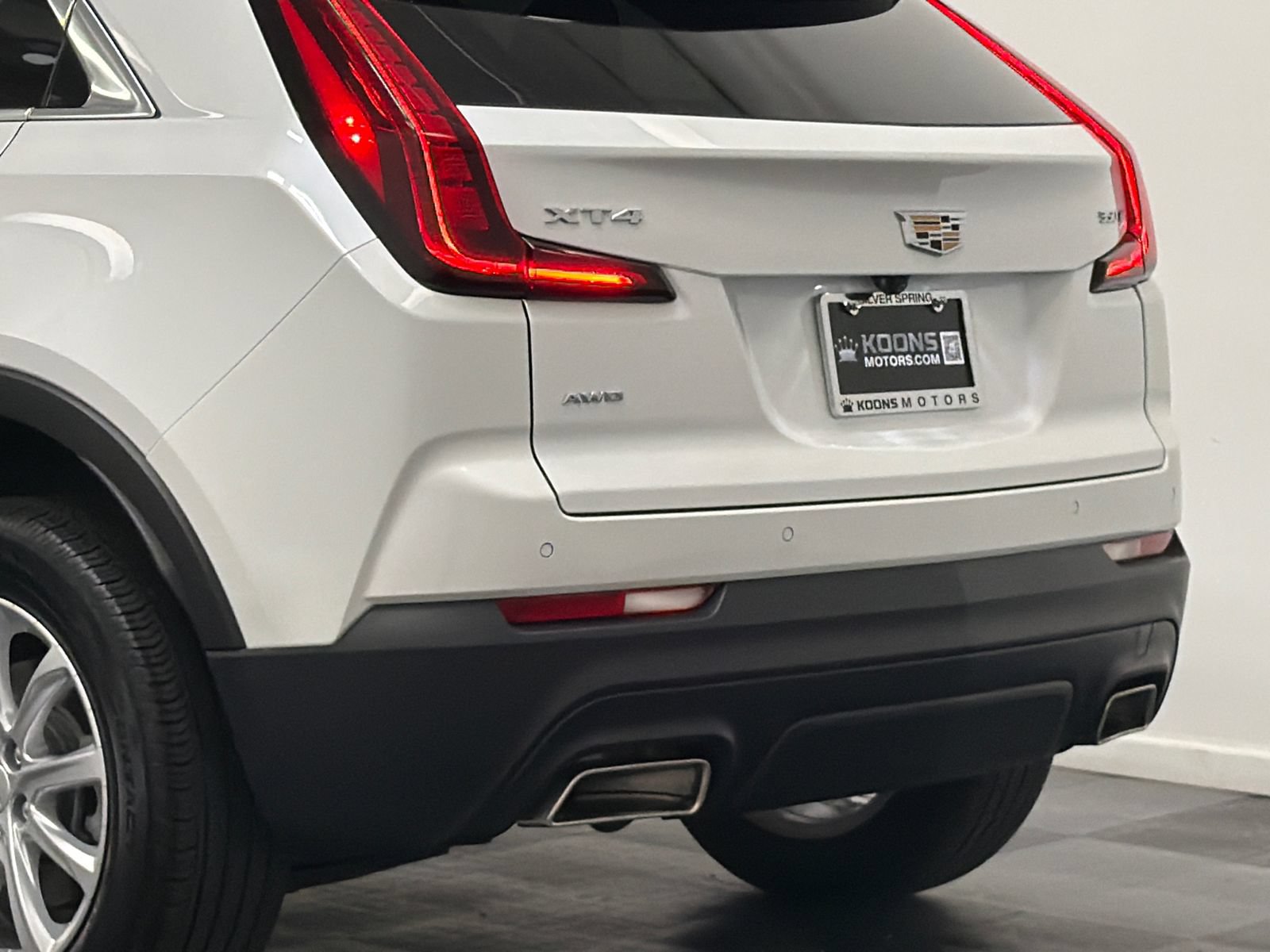 Used 2022 Cadillac XT4 Luxury w/ Cold Weather Package AWD/4WD image 7