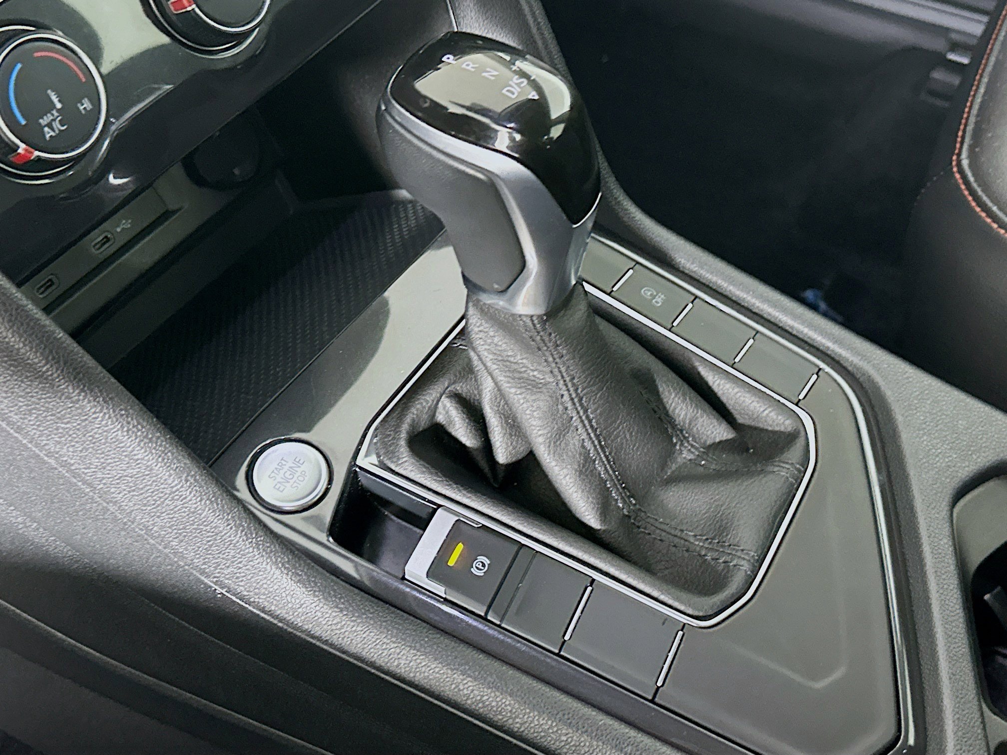 Used 2024 Volkswagen Tiguan Wolfsburg Edition image 24