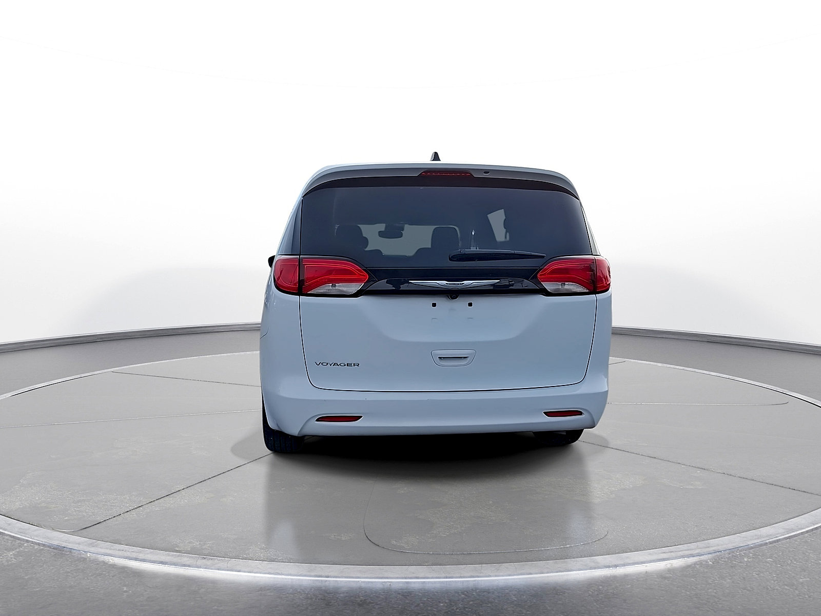 Used 2023 Chrysler Voyager LX FWD image 7