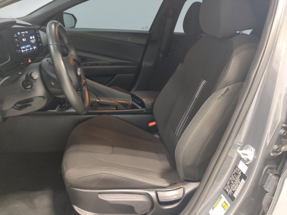 Used 2025 Hyundai Elantra Sport FWD image 17