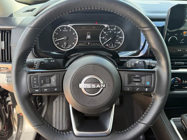 Used 2025 Nissan Pathfinder SL image 13