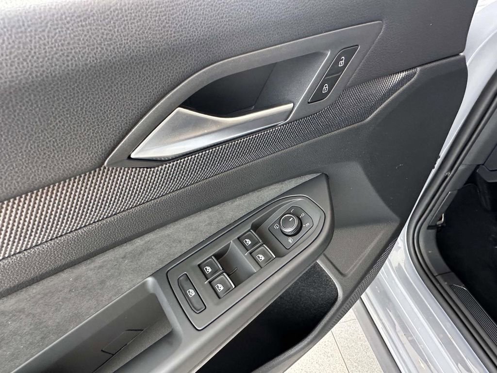 New 2026 Volkswagen GTI SE FWD image 12