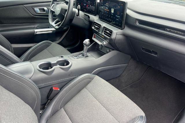 Used 2025 Ford Mustang Convertible RWD image 22