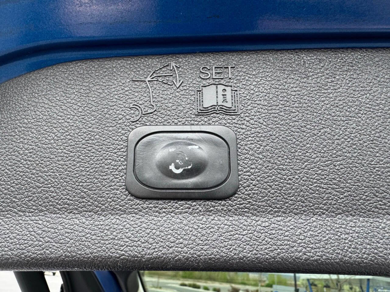 Used 2018 Ford Escape SEL w/ Canadian Touring Package AWD/4WD image 9