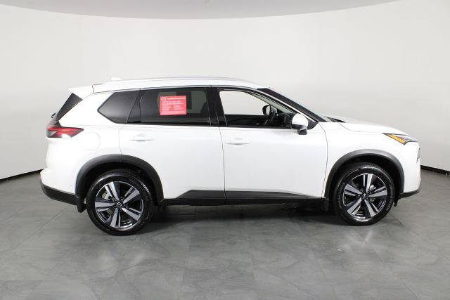 Certified 2024 Nissan Rogue SL FWD image 12