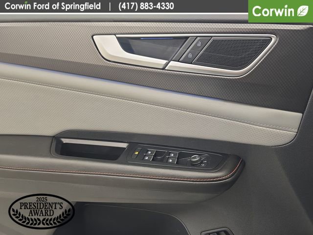 Used 2024 Volkswagen Atlas Peak Edition SE AWD/4WD image 33