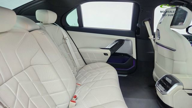 Used 2023 BMW 740i w/ Parking Assistance Package RWD image 24