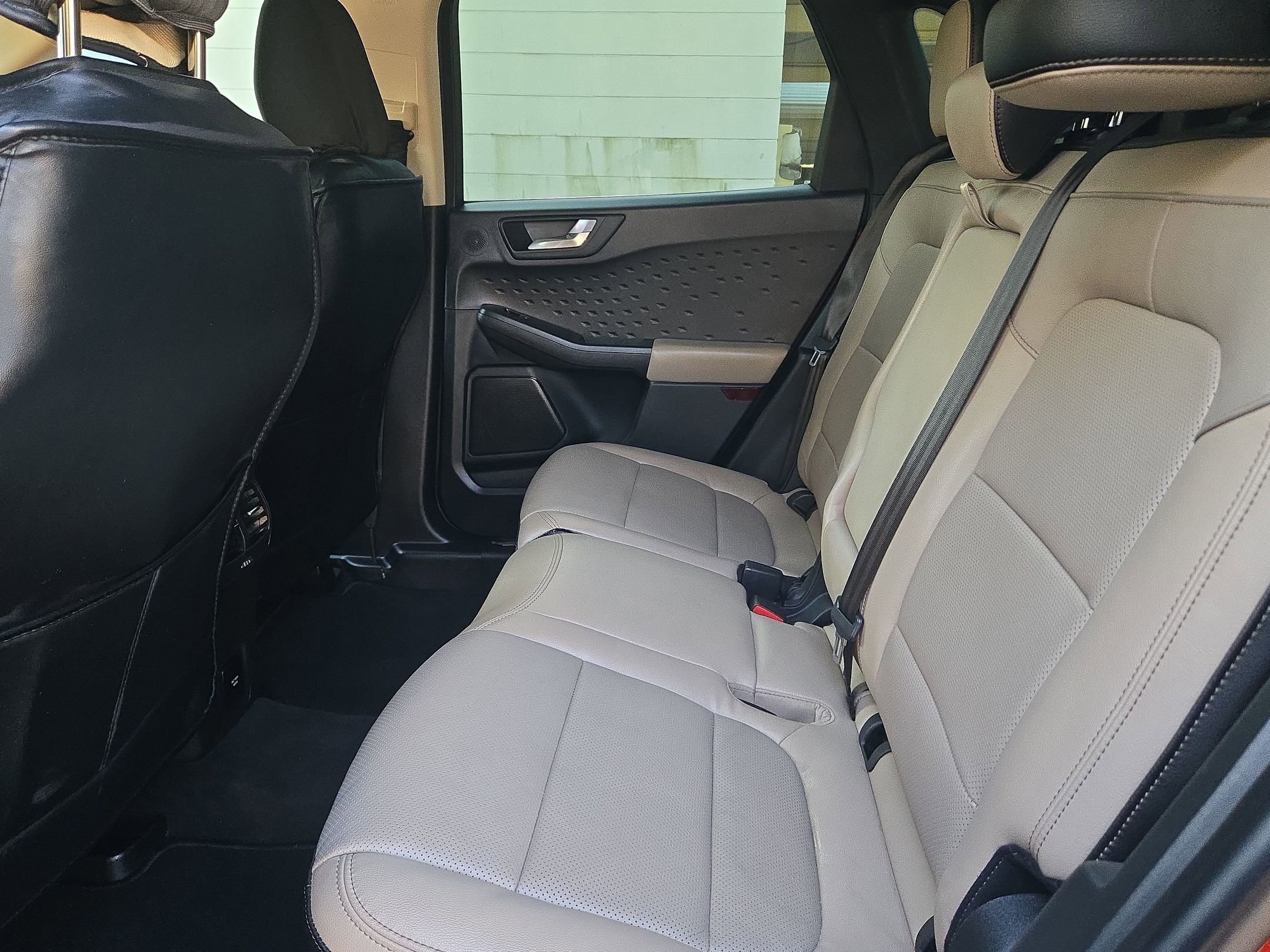 Used 2020 Ford Escape Titanium image 26