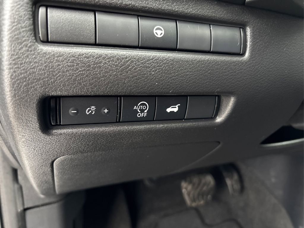 Used 2023 Nissan Rogue SV w/ SV Premium B Package image 37