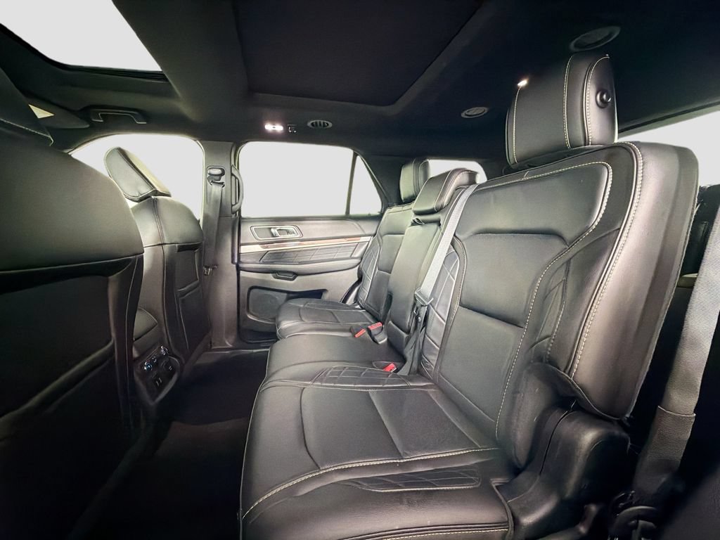 Used 2018 Ford Explorer Platinum AWD/4WD image 25