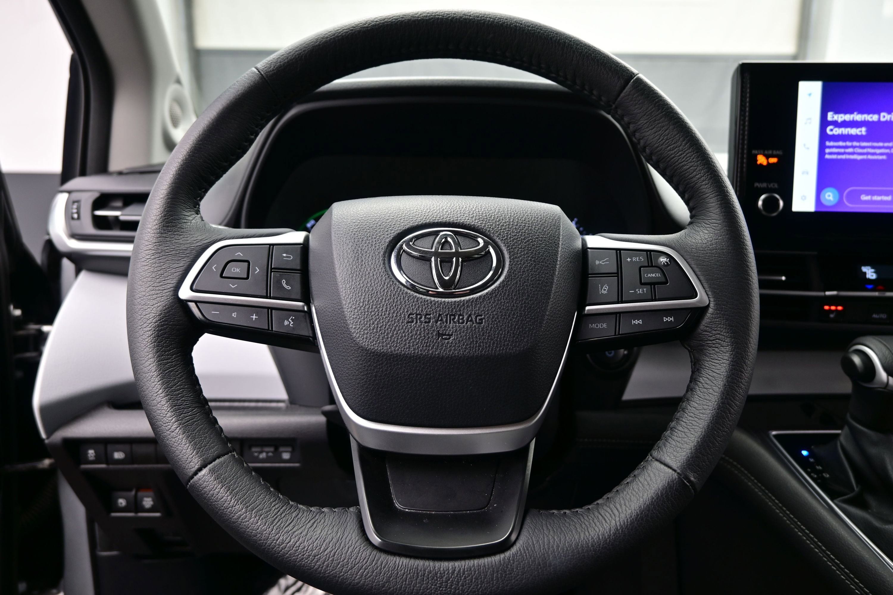 Used 2025 Toyota Sienna XLE w/ XLE Plus Package AWD/4WD image 25