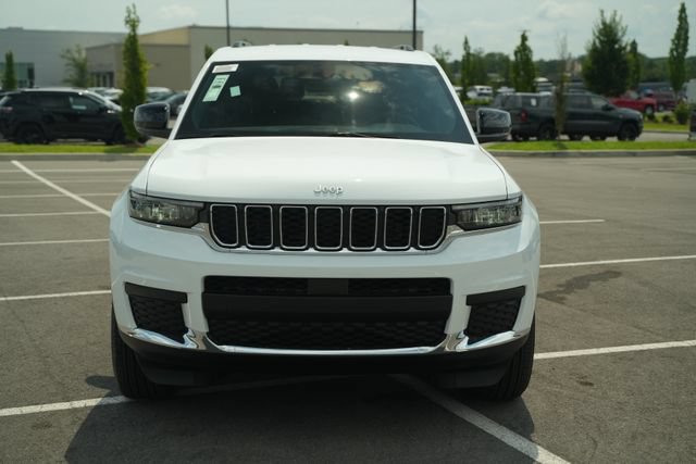 New 2026 Jeep Grand Cherokee L Laredo w/ MOPAR Finishing Package AWD/4WD image 2
