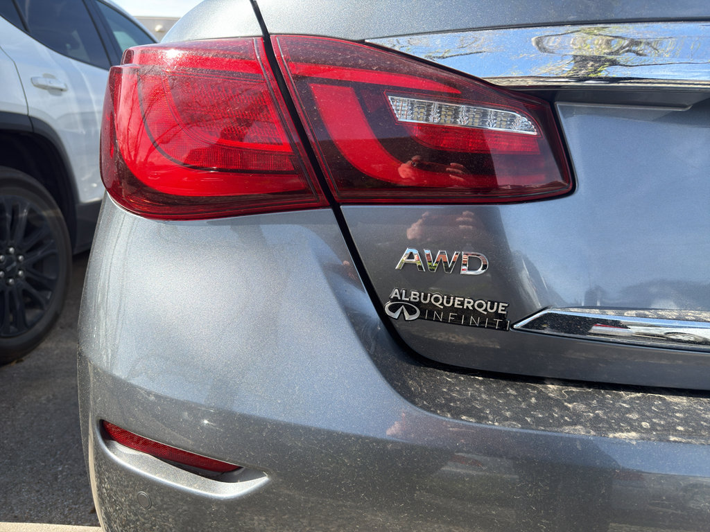 Used 2017 INFINITI Q70 3.7 w/ Technology Package image 10