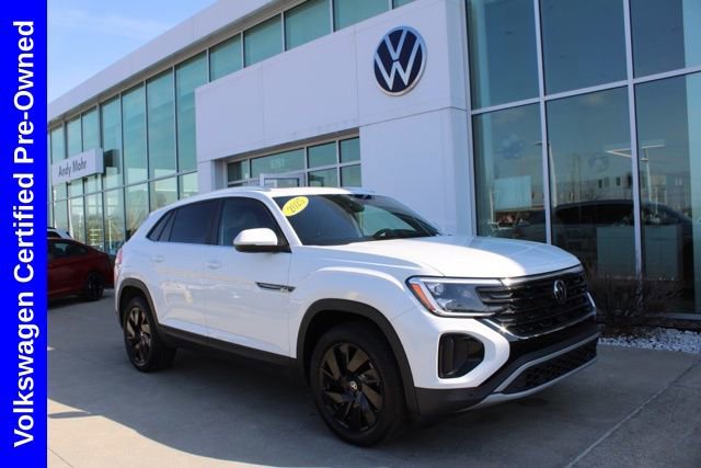 Used 2025 Volkswagen Atlas Cross Sport SE w/ Panoramic Sunroof Package image 1