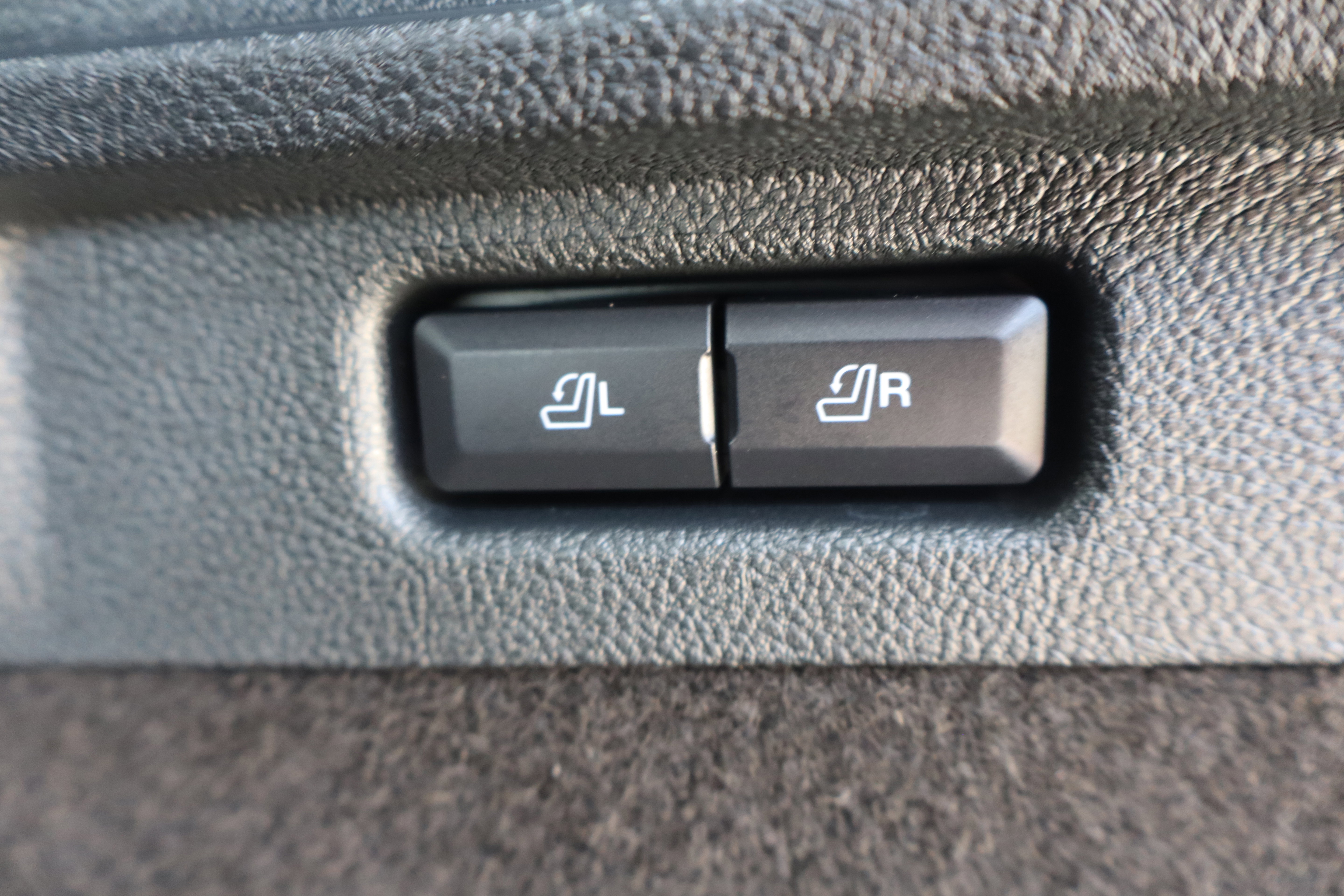 Used 2021 Lincoln Corsair Reserve w/ Equipment Group 201A image 17