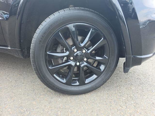 Used 2018 Jeep Grand Cherokee Altitude image 11