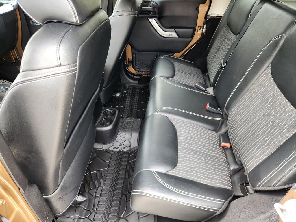 Used 2015 Jeep Wrangler Unlimited Sport image 13