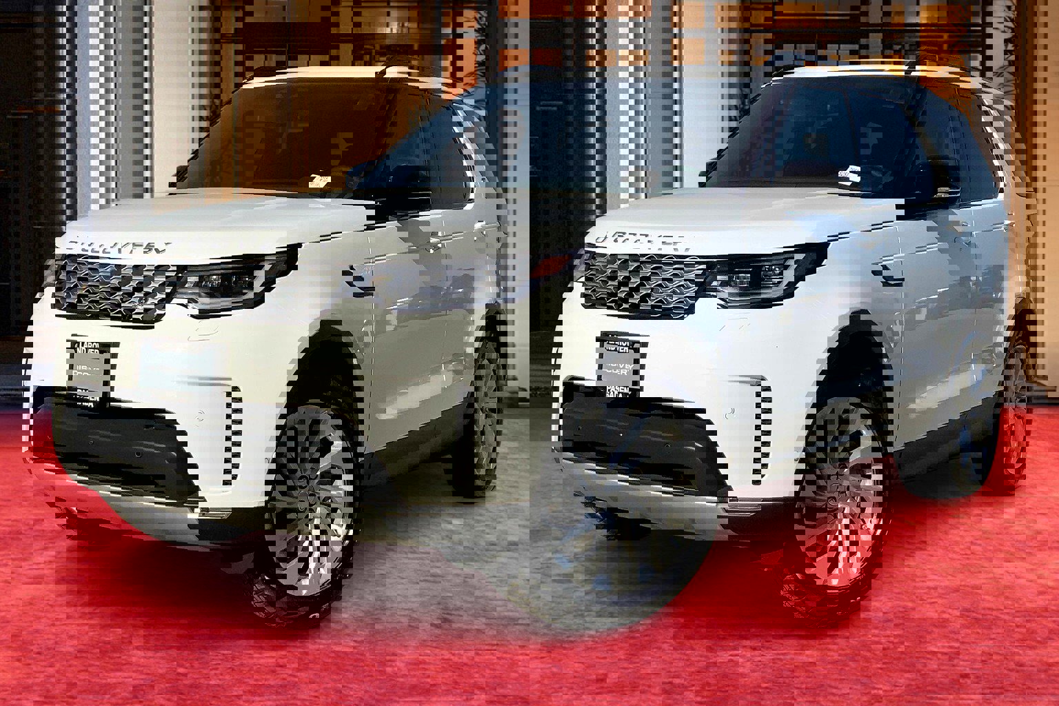 New 2025 Land Rover Discovery S