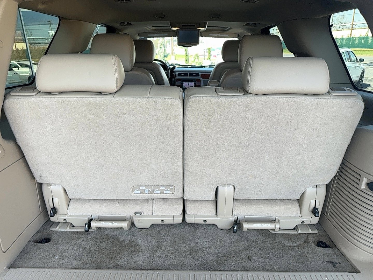 Used 2011 Chevrolet Tahoe LTZ AWD/4WD image 29