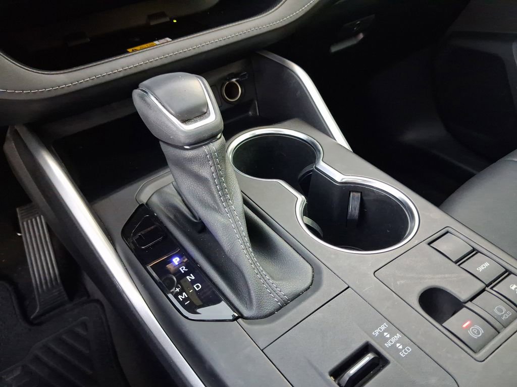 Used 2023 Toyota Highlander XLE FWD image 20