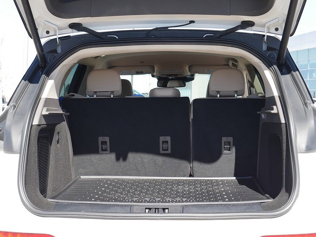 Used 2023 Lincoln Corsair AWD w/ Rear Removable Package Tray image 51