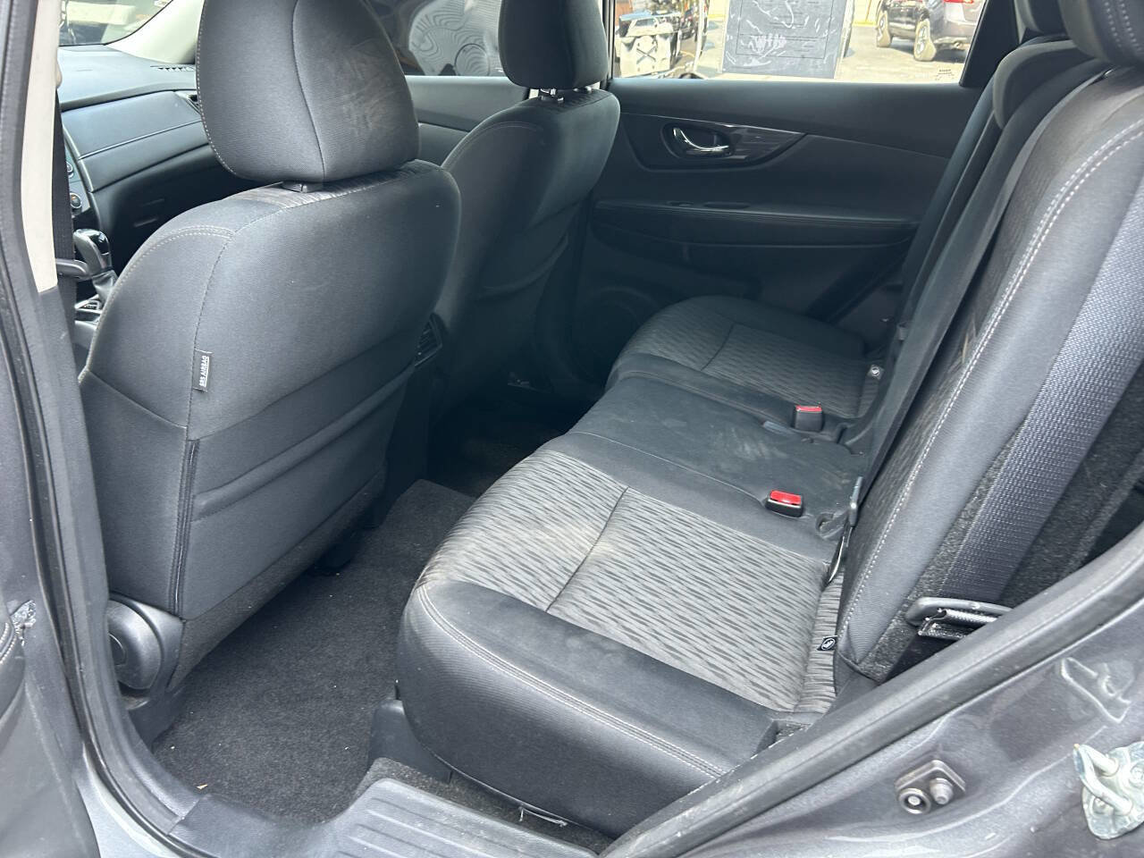 Used 2018 Nissan Rogue S image 9