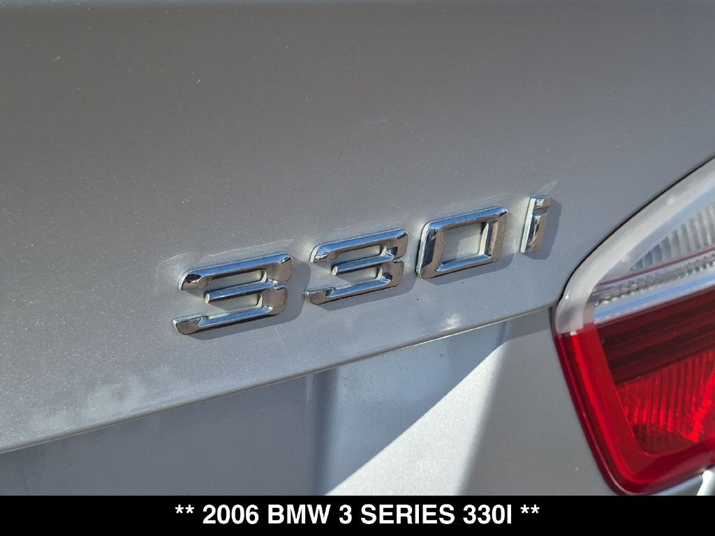 Used 2006 BMW 330i Sedan RWD image 18