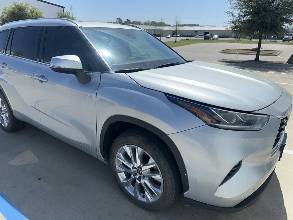 Used 2020 Toyota Highlander Limited image 5