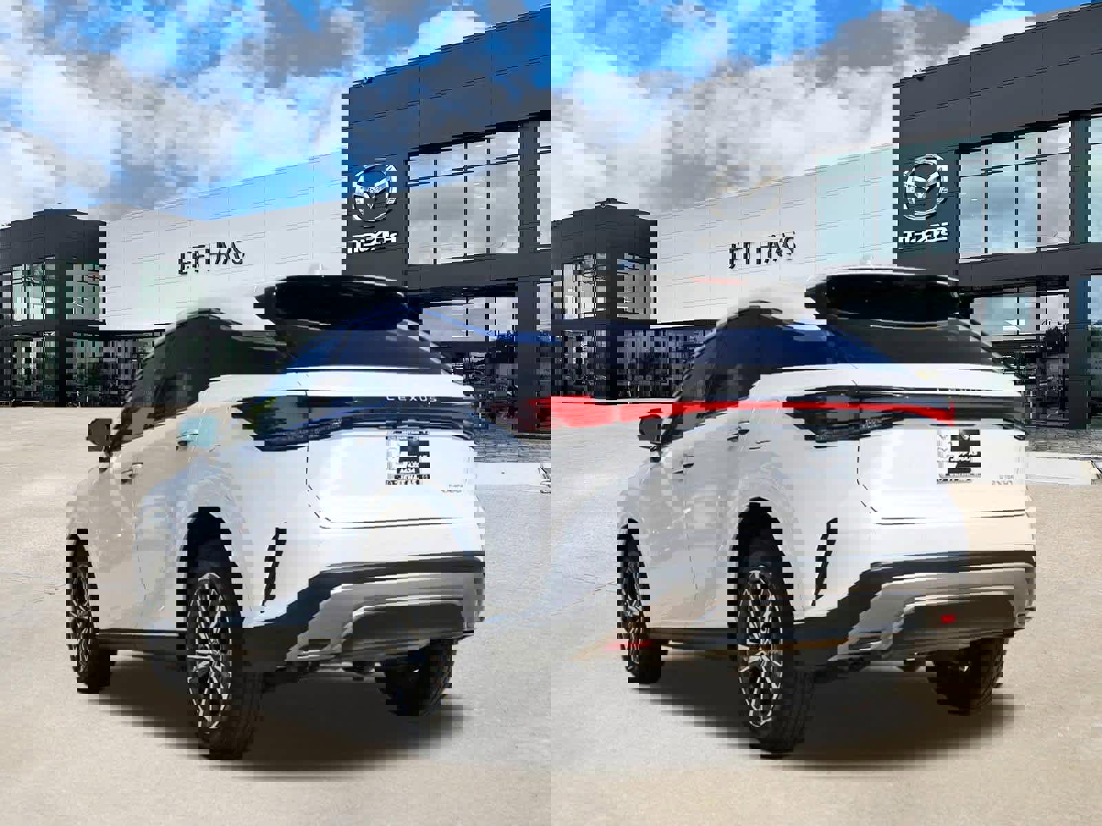 Used 2025 Lexus RX 350 FWD w/ Technology Package image 2