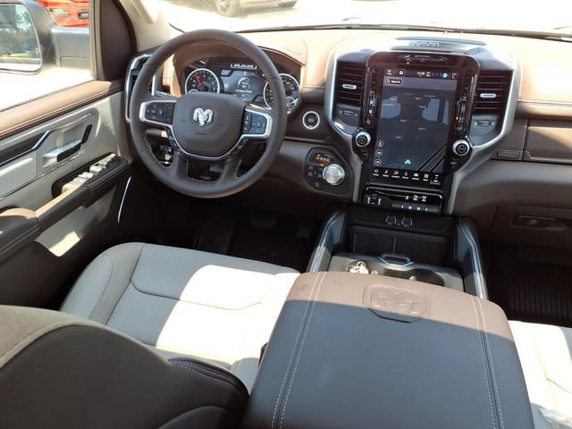 New 2026 RAM 1500 Laramie AWD/4WD image 4