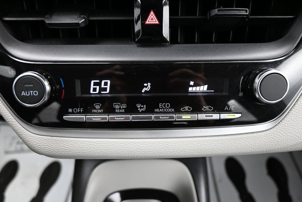 Used 2026 Toyota Corolla LE FWD image 18