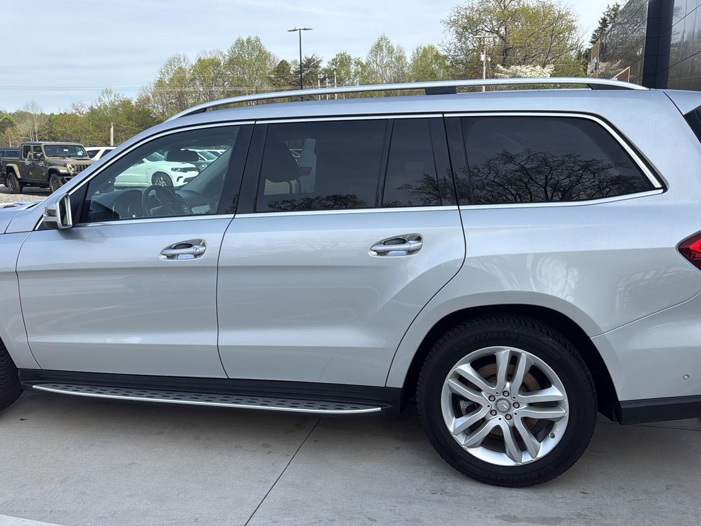 Used 2017 Mercedes-Benz GLS 450 4MATIC image 9