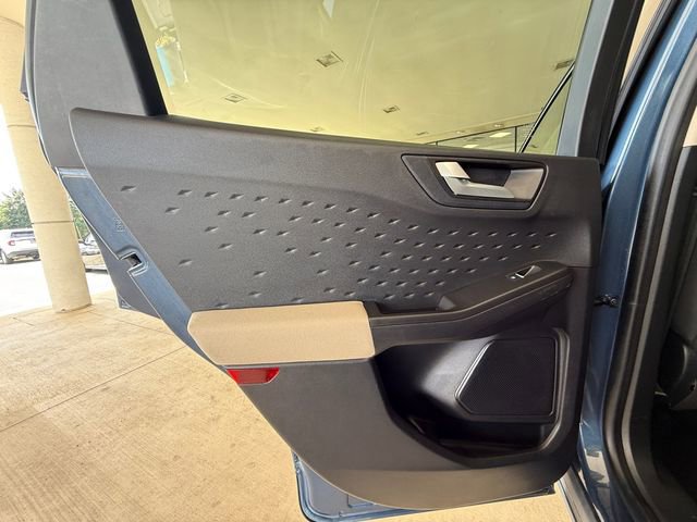 Used 2020 Ford Escape SE image 23