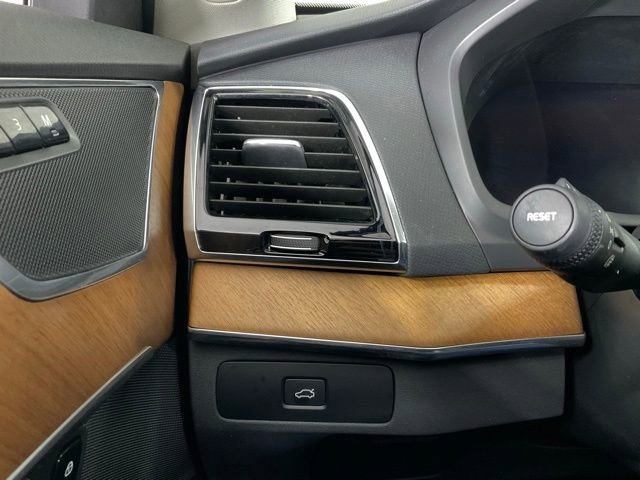 Certified 2023 Volvo XC90 B6 Plus w/ Protection Package Premier image 20