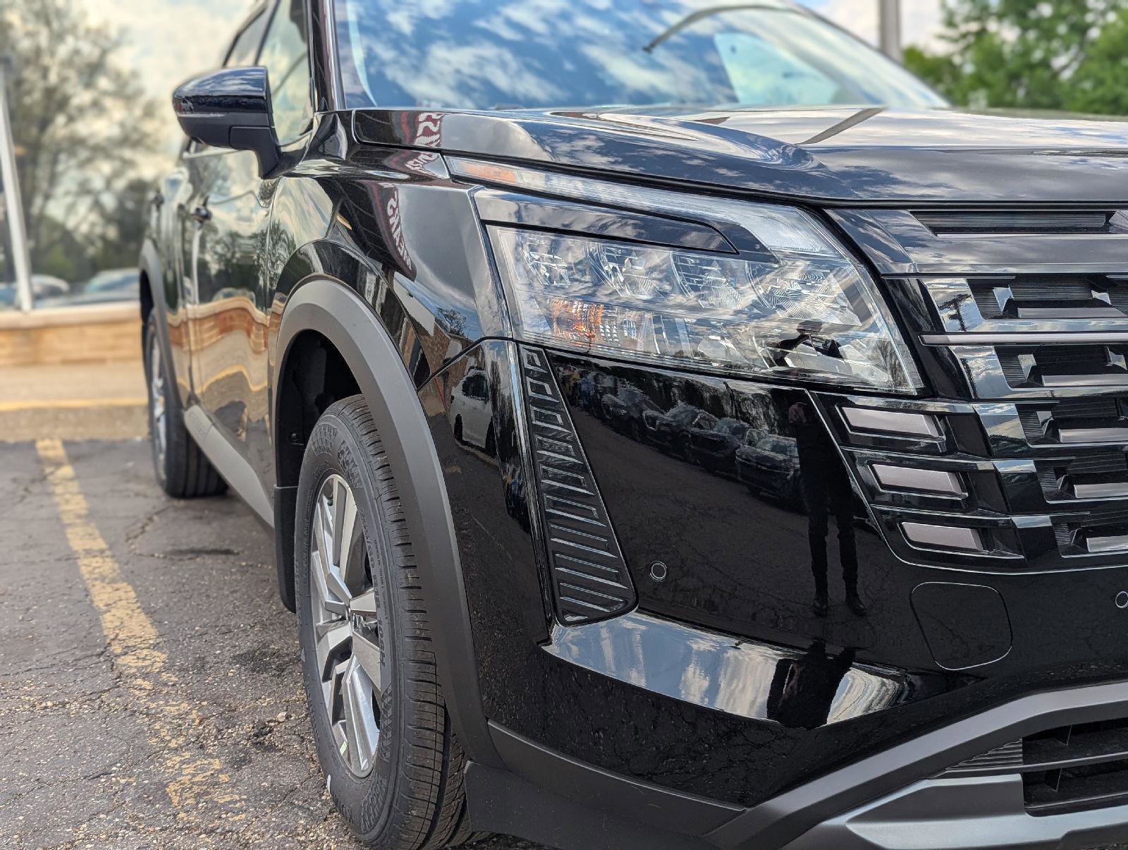 New 2026 Nissan Pathfinder SL AWD/4WD image 9