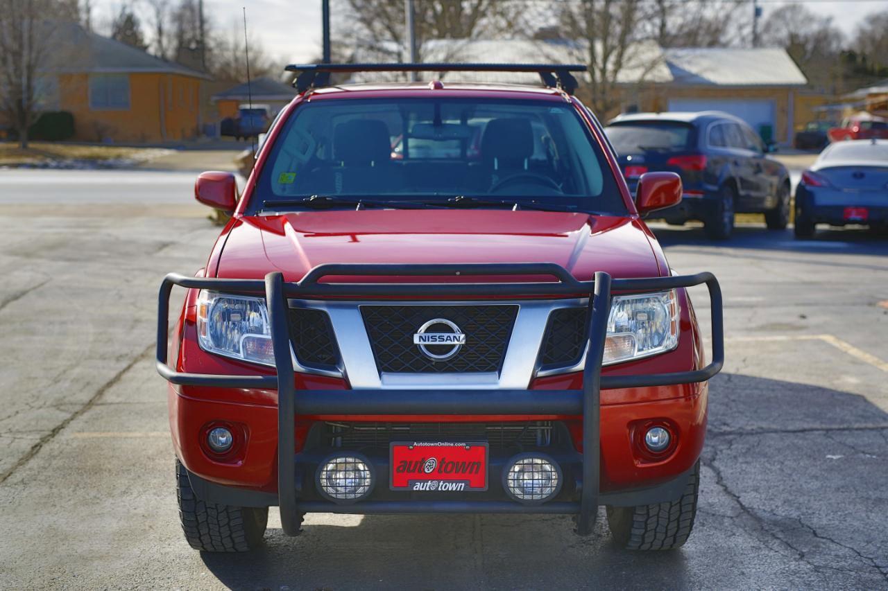 Used 2018 Nissan Frontier PRO-4X image 2