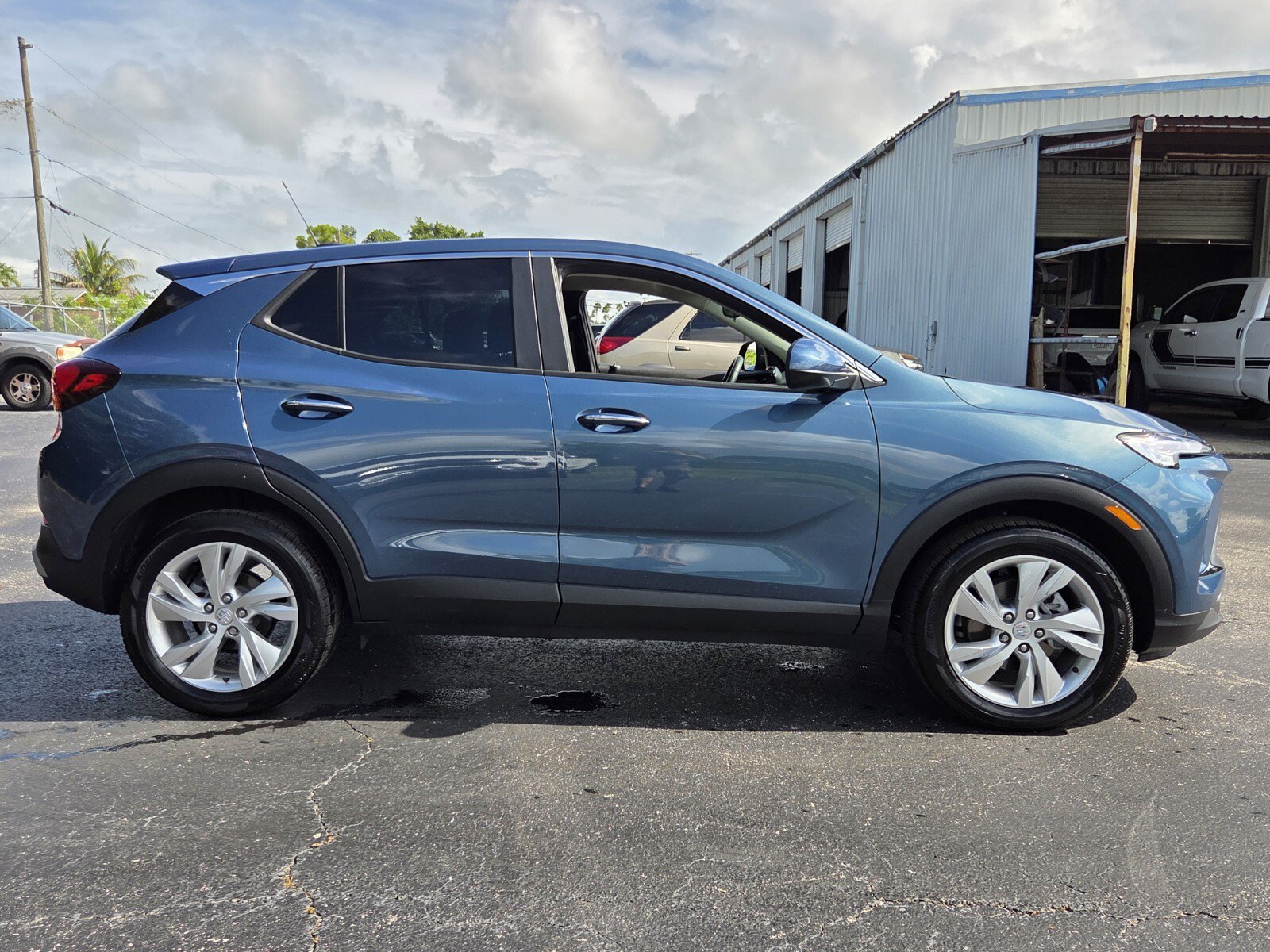 Certified 2026 Buick Encore GX Preferred w/ Comfort Package FWD image 6