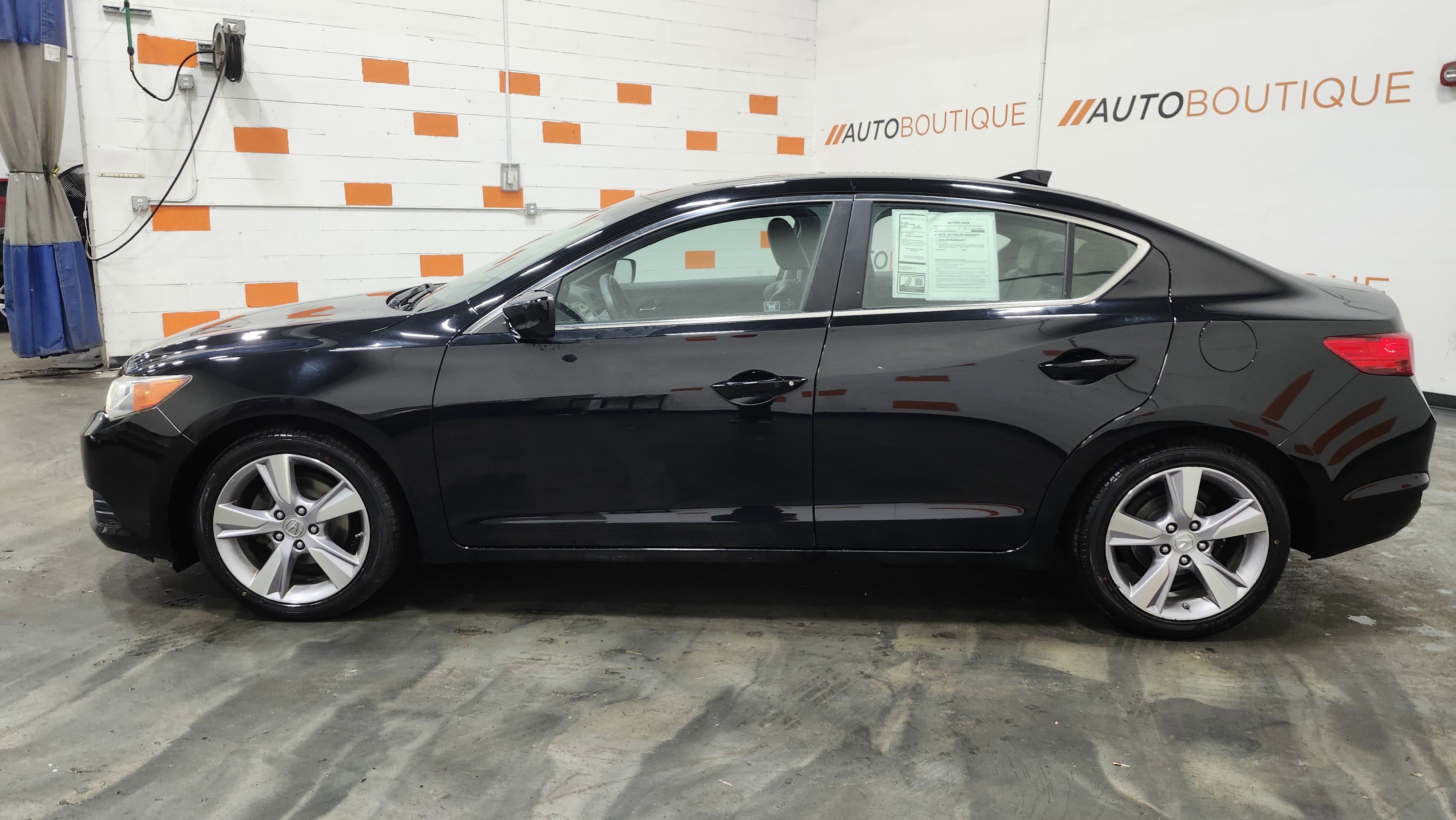 Used 2013 Acura ILX w/ Technology Package image 14