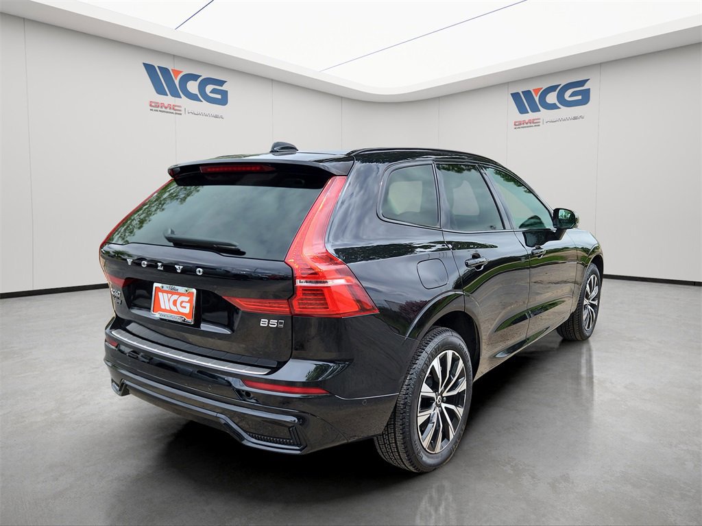 Used 2023 Volvo XC60 B5 Plus image 4