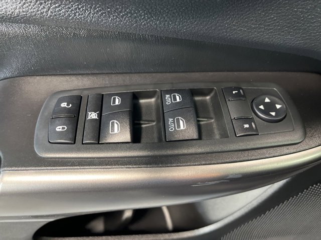 Certified 2020 Jeep Cherokee Latitude Lux w/ Comfort/Convenience Group image 15