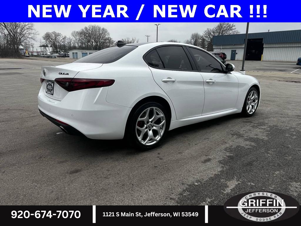 Used 2021 Alfa Romeo Giulia Ti image 6