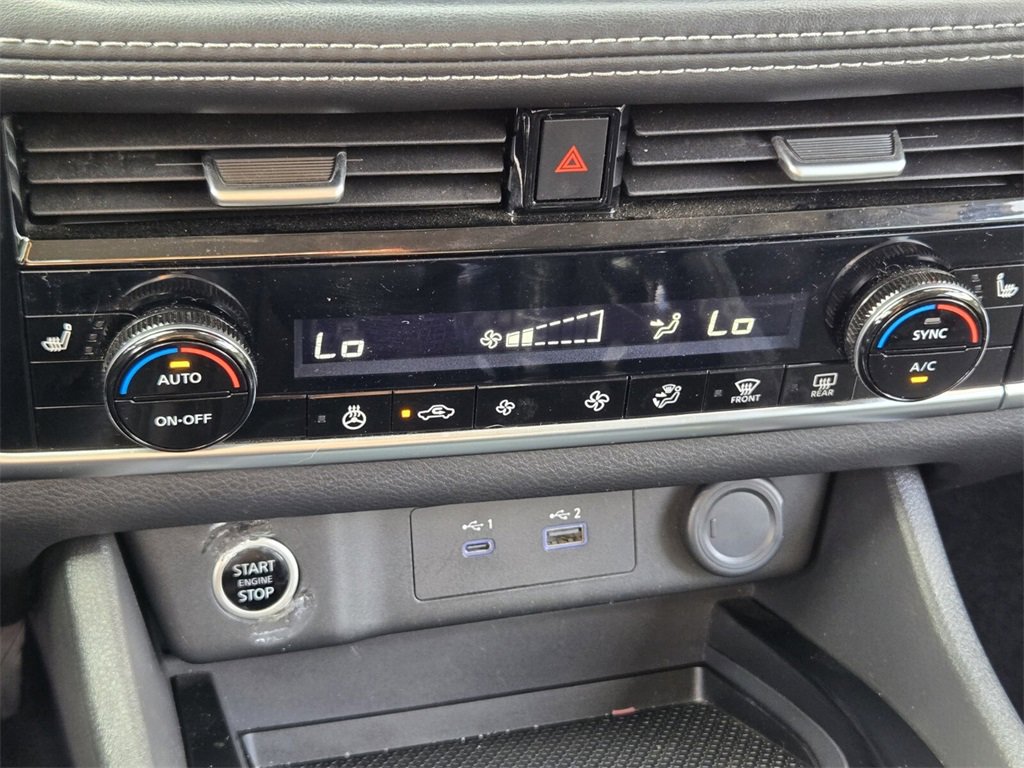 Used 2021 Nissan Rogue SV w/ Premium Package image 23