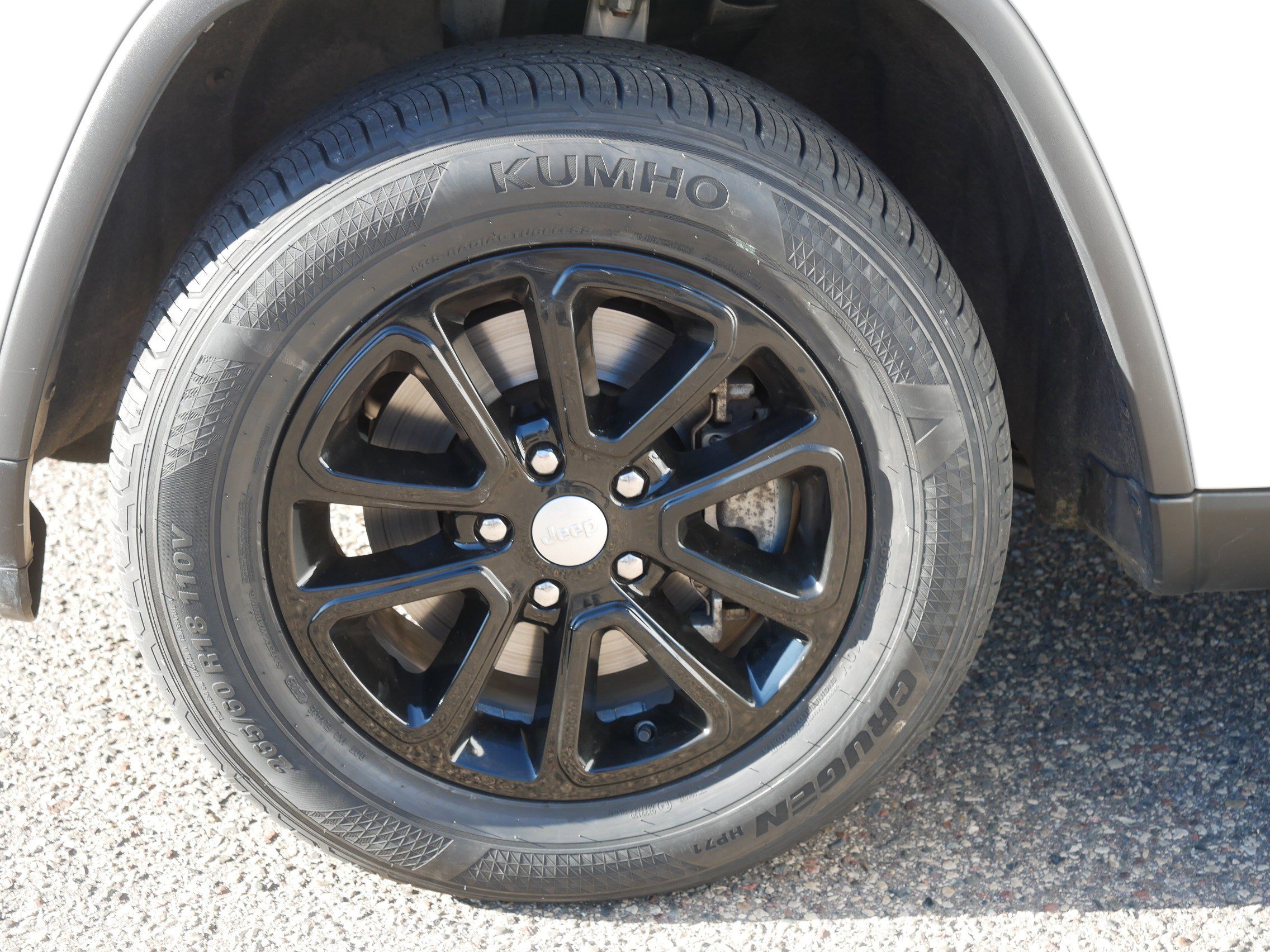 Certified 2021 Jeep Grand Cherokee Laredo w/ Security & Convenience Group image 15