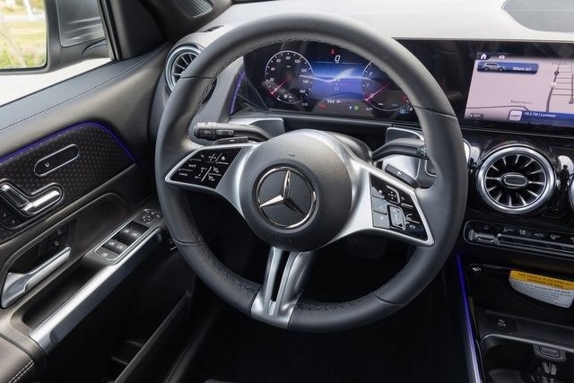 Certified 2025 Mercedes-Benz GLB 250 4MATIC image 24