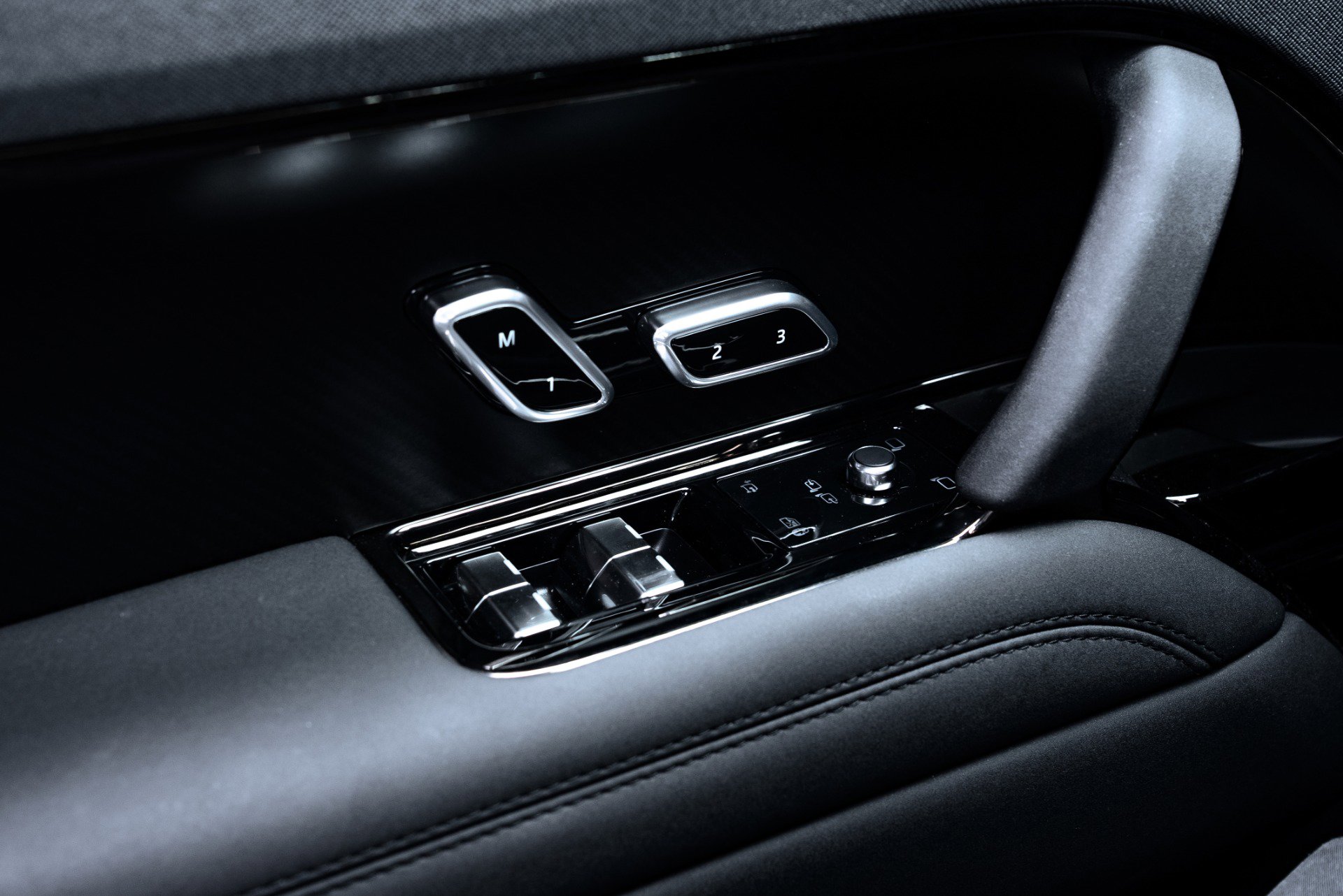 Used 2025 Land Rover Range Rover Sport SV Edition Two image 37