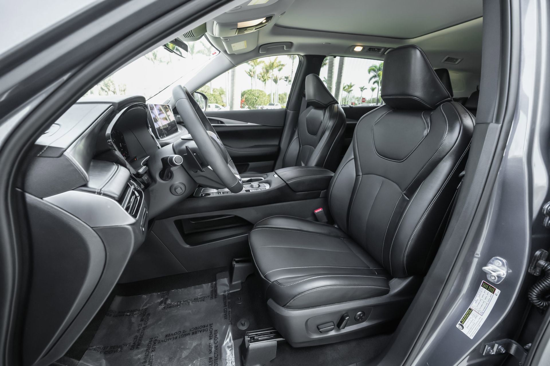 Used 2026 INFINITI QX60 Luxe w/ Cargo Package image 6